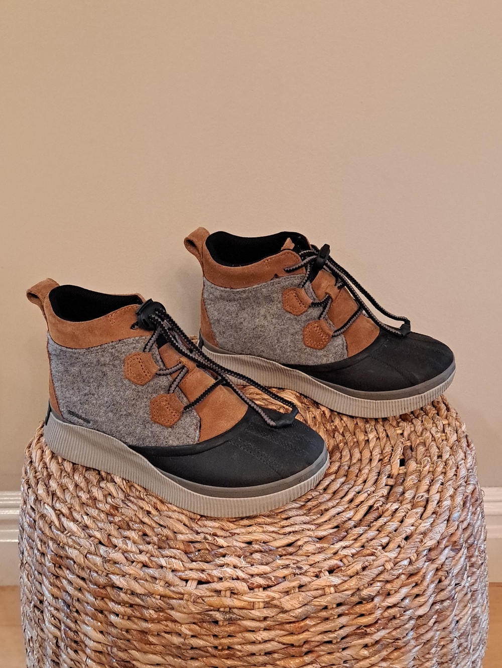 Sorel Womens Out N About IV Gray Felt/Brown Suede Waterproof Ankle Boots 7.5/6